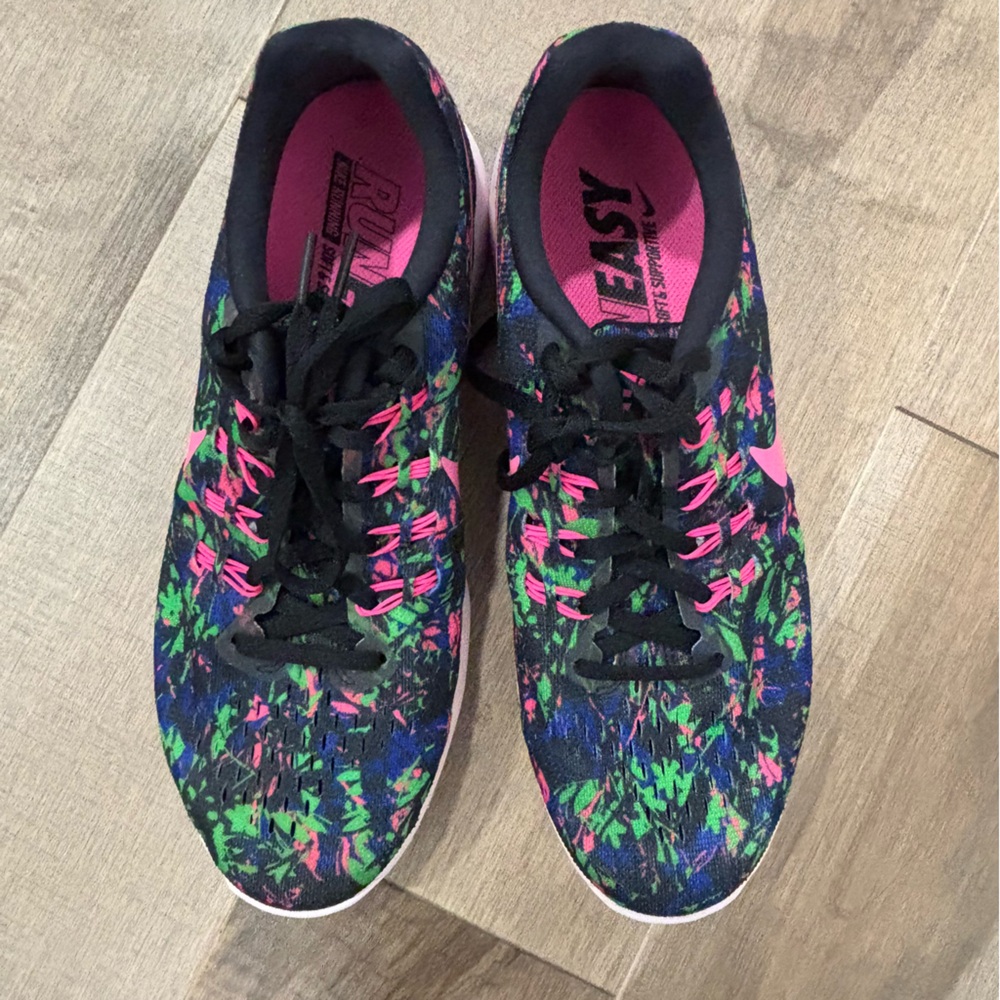 Nike Size 9 Women’s Run Easy Running Shoes Soft & Supportive Multi Color